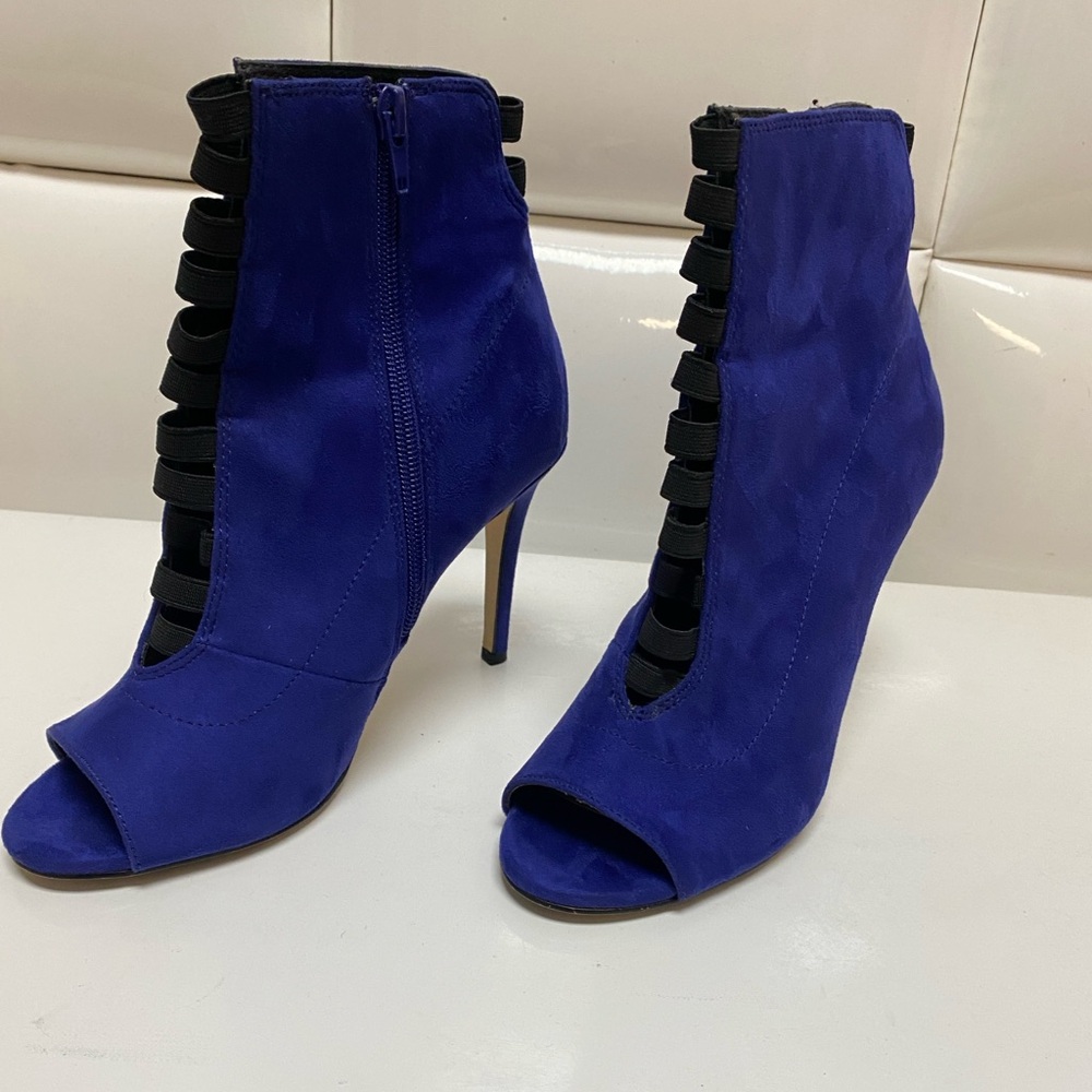 CALL IT SPRING - Cobalt Royal Blue Heels - Cut Out 2010s Size 8 Colorblock